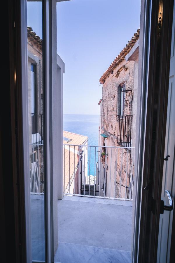 Palazzo Paladini - Luxury Suites In The Heart Of The Old Town Pizzo  Buitenkant foto