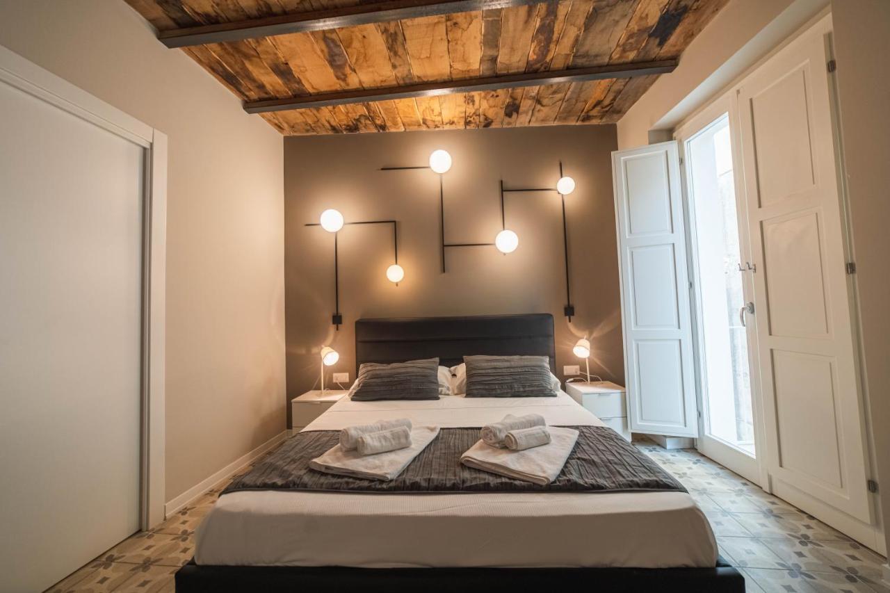 Palazzo Paladini - Luxury Suites In The Heart Of The Old Town Pizzo  Buitenkant foto