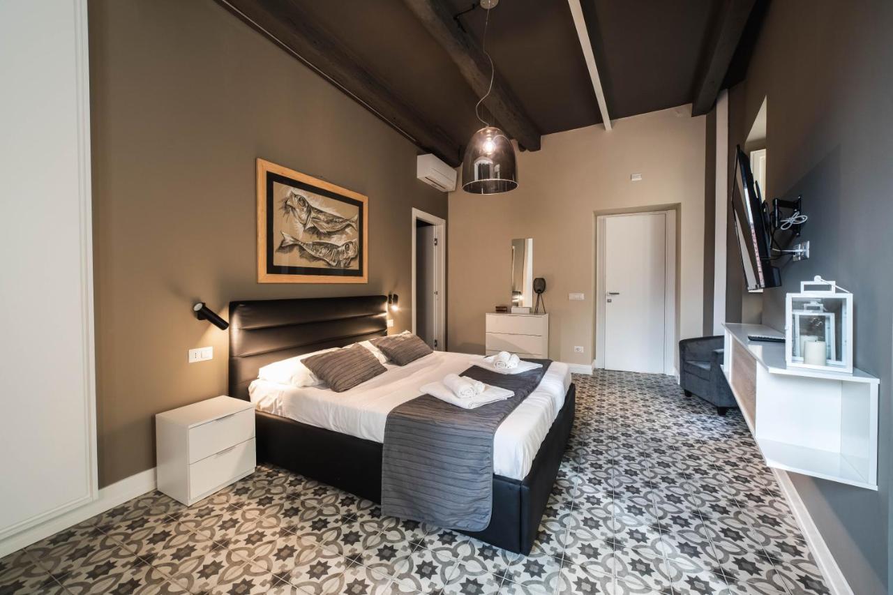 Palazzo Paladini - Luxury Suites In The Heart Of The Old Town Pizzo  Buitenkant foto